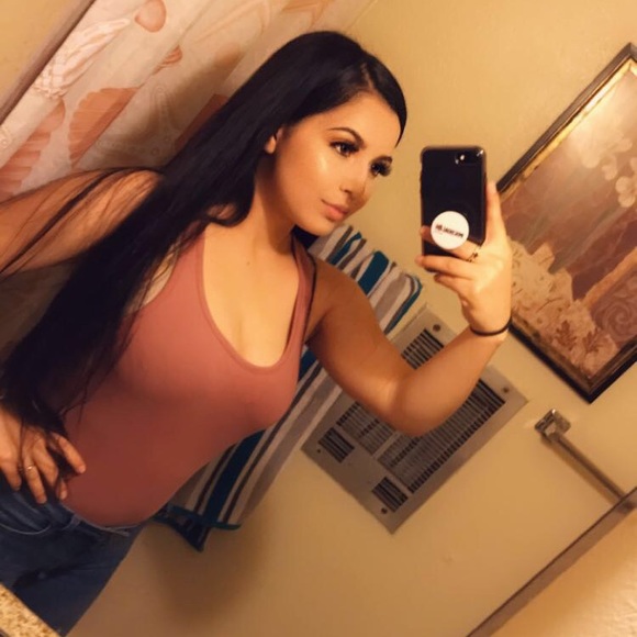 Meet your Posher, Saira - Picture 1 of 1